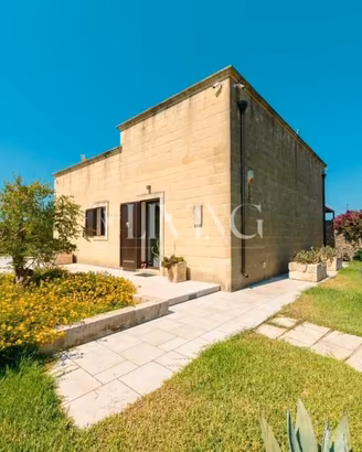 Casa indipendente di 86 m² con 4 locali e box auto