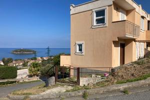 Villetta fronte isola di Cirella