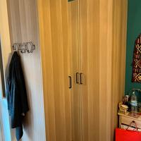 Armadio angolare legno chiaro