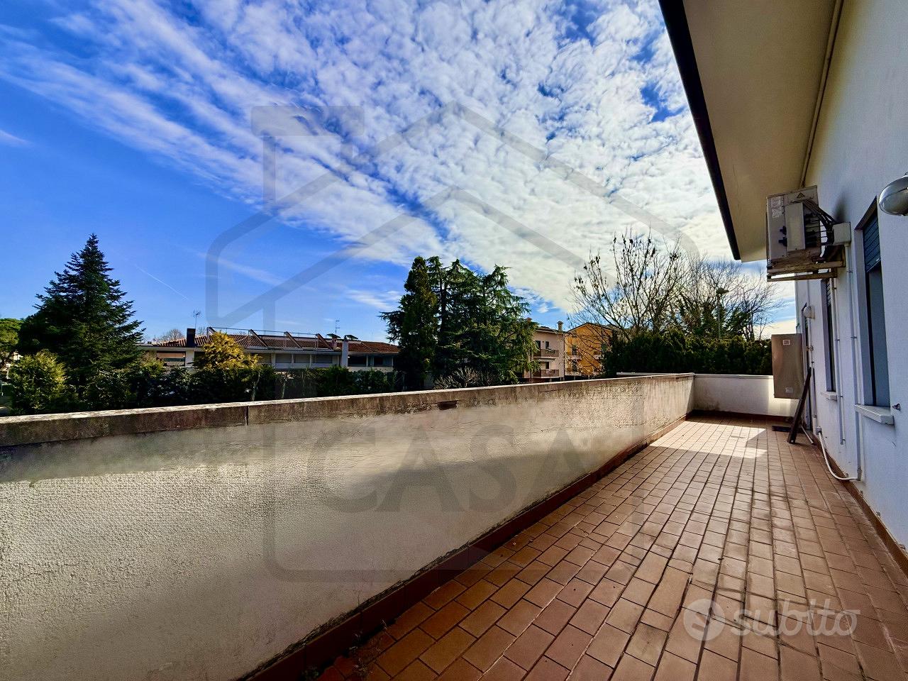 DUPLEX IN QUARTIERE PESCARINI - Vista 6