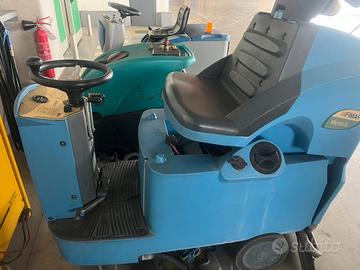 Lavasciuga pavimenti industriali