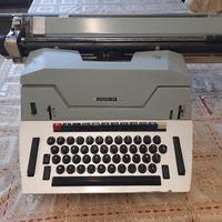 macchina da scrivere elettronica Olivetti 84