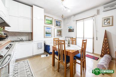 TRILOCALE RISTRUTTURATO OLTRE SERVIZI E SOTTOTETTO