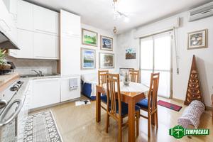 TRILOCALE RISTRUTTURATO OLTRE SERVIZI E SOTTOTETTO