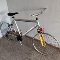 TELAIO IN ALLUMINIO PER RAGGIO 26,DANNEGGIATO