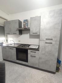 Cucina  e parete attrezzata