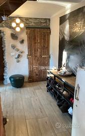 SOLUZIONE INDIPENDENTE RISTRUTTURATA IN CENTRO PAE