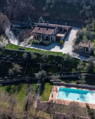 Villa di 480 m² con più di 5 locali e box auto a S