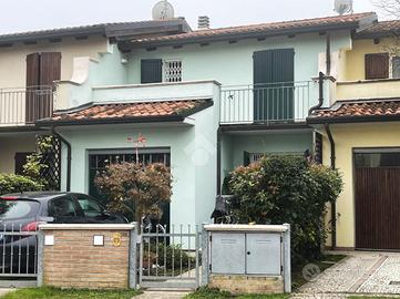 VILLA A SCHIERA A FUSIGNANO