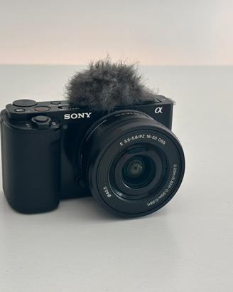 Sony ZV-E10 + Obbiettivo 16-50mm + accessori