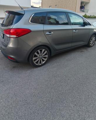  auto Kia carens