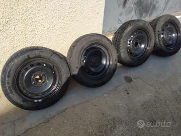 Cerchi e pneumatici invernali Renault Twingo