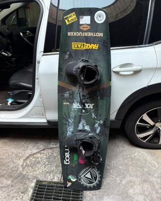 Tavola da wakebord + attacchi 42