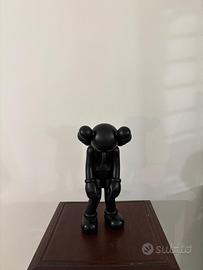Kaws small lie companion nero