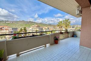 Appartamento di 145 m² con 5 locali e box auto a A