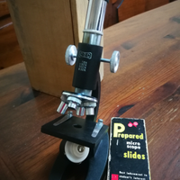 Microscopio manuale del 1960