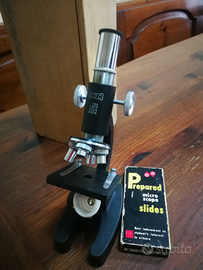 Microscopio manuale del 1960