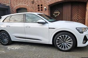Audi e tron 50 quattro S line/Black Edition