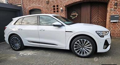 Audi e tron 50 quattro S line/Black Edition