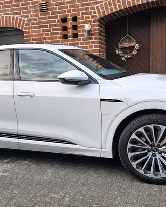 Audi e tron 50 quattro S line/Black Edition