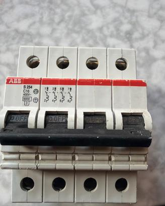 interruttore magnetotermico ABB C16