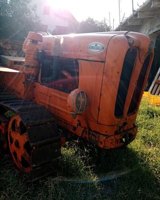 TRATTORE AGRICOLO 