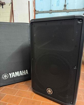 Yamaha DBR 12 -Soundcraft Signature 10 -Acessori