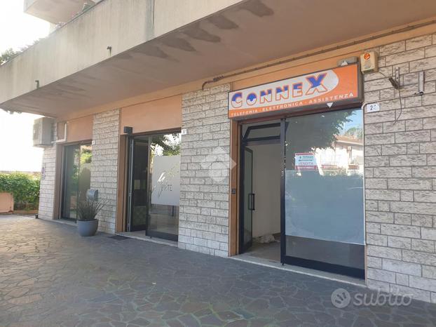 NEGOZIO A RIMINI