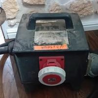 due quadri elettrici in buono stato