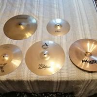 Set di piatti da batteria con aste