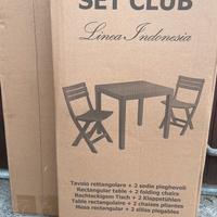 Set tavolo con 2 sedie da giardino