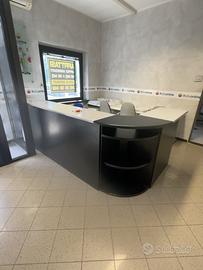 arredamento completo per reception e 3 armadi