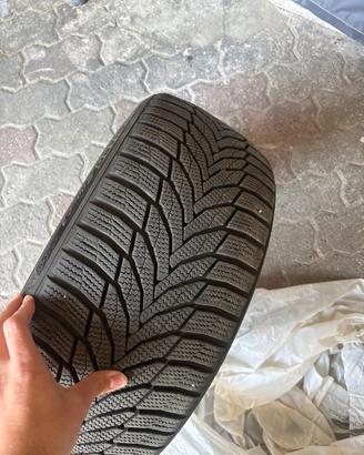 4 gomme invernali Nexen 225/40 R18 92v XL