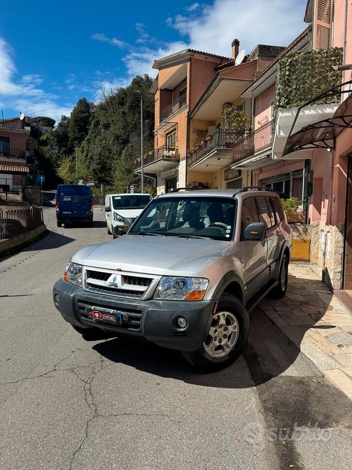 MITSUBISHI Pajero (2000-2007)