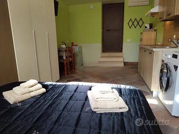 GUIDONIA MONOLOCALe CON INGRESSO INDIPENDENTE
