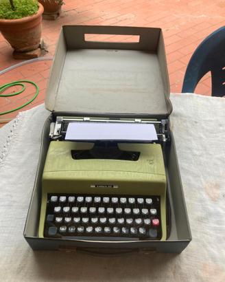 macchina da scrivere olivetti lettera 32