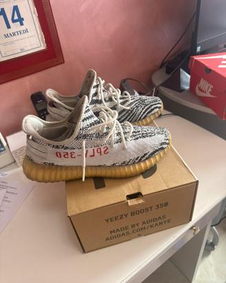 Adidas YEEZY BOOST ZEBRA