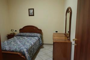 Casa con ingresso indipendente, garage, 3 camere e
