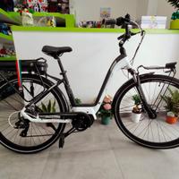 Bici elettrica semi nuova