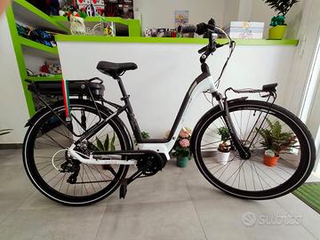 Bici elettrica semi nuova