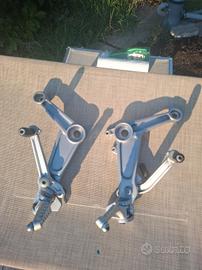 Staffe pedane anteriori dx/sx Aprilia RS 660