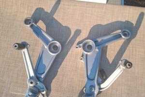 Staffe pedane anteriori dx/sx Aprilia RS 660