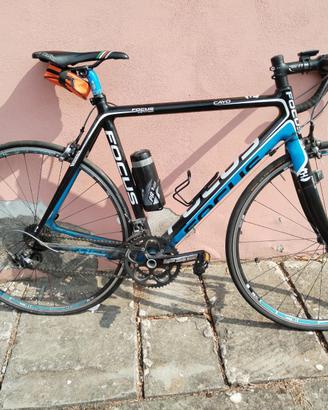 Bici da corsa focus cayo carbonio