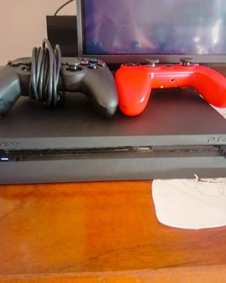 PS4 CON INCLUSI GIOCHI E 2 JOYSTICK