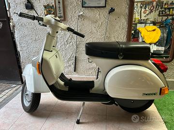 Vespa P125X epoca