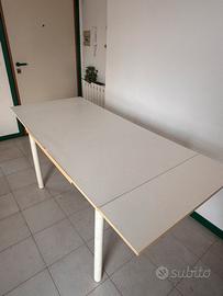 Tavolo e mobile