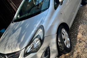 Opel corsa GPL appena rinnovato 