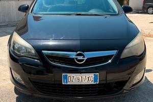 Opel Astra J Sport, 2.0 CDTI 160CV - Anno 2010