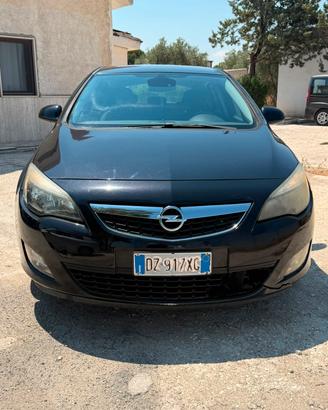 Opel Astra J Sport, 2.0 CDTI 160CV - Anno 2010