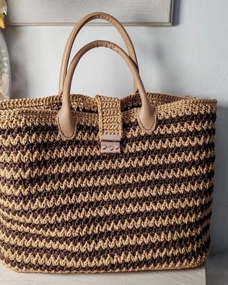 Borsa intrecciata fatta a mano